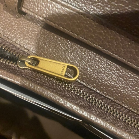 *** Gucci Messenger mini monogram bag *** Like new *** - Picture 5 of 11